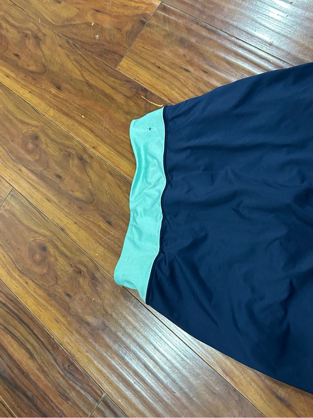 Reebok Navy Skort with Mint Waistband and Zip Pockets, shorts, small - Picture 5 of 6